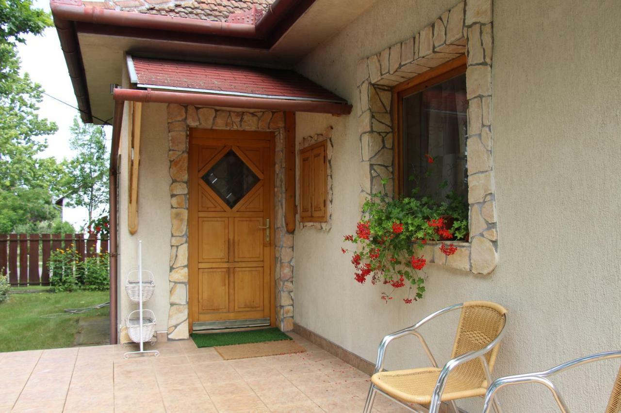 Platan Vendeghaz Apartment Csemo Exterior photo